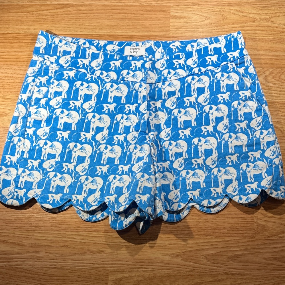 Crown & Ivy High Waist Blue and White elephant Patterned Shorts Sz 4